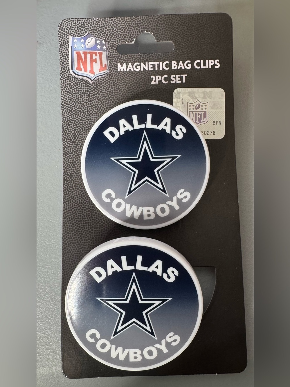 NFL Dallas cowboys White Magnetic Bag Clips with Black Center - 2 Pack football
